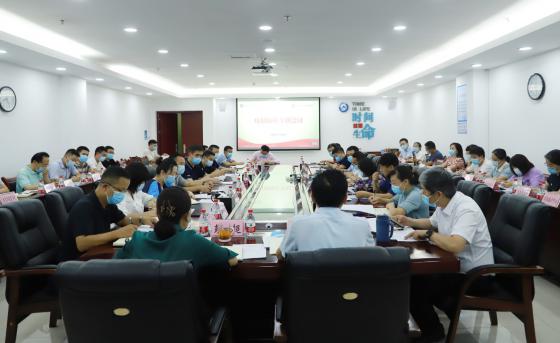 学校召开专题会 要求以清醒的头脑严实的作风过硬的举措抓好国庆假期及前后疫情防控工作