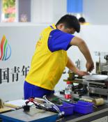 “巴渝工匠”杯重庆市青年职业技能大赛暨“振兴杯”全国青年职业技能大赛市选拔赛钳工赛项在我校落幕