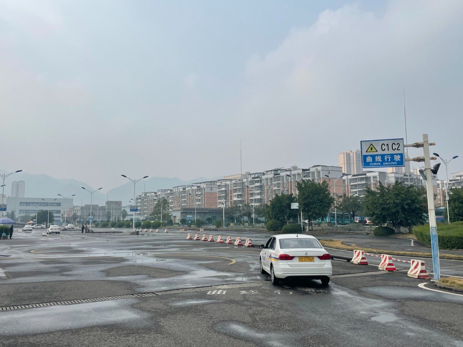 曲线行驶